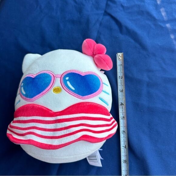 Hello Kitty squishmallow - Picture 5 of 7